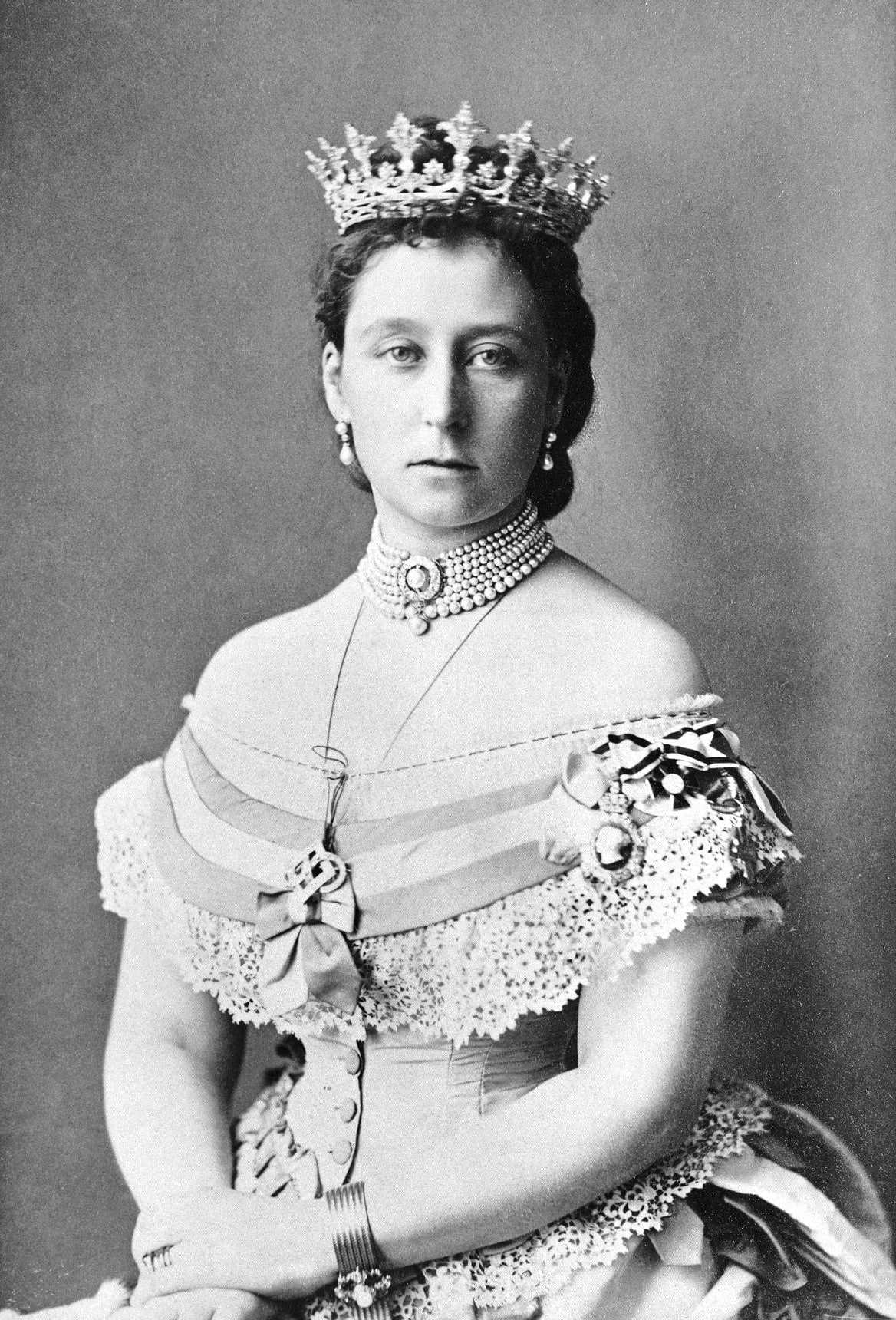 Alice, Grand Duchess of Hesse and by Rhine Chatbot - Socialdraft